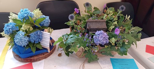 Flower arranging - rhapsody in blue